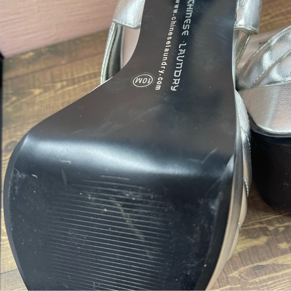 Chinese Laundry silver heels - Picture 6 of 6